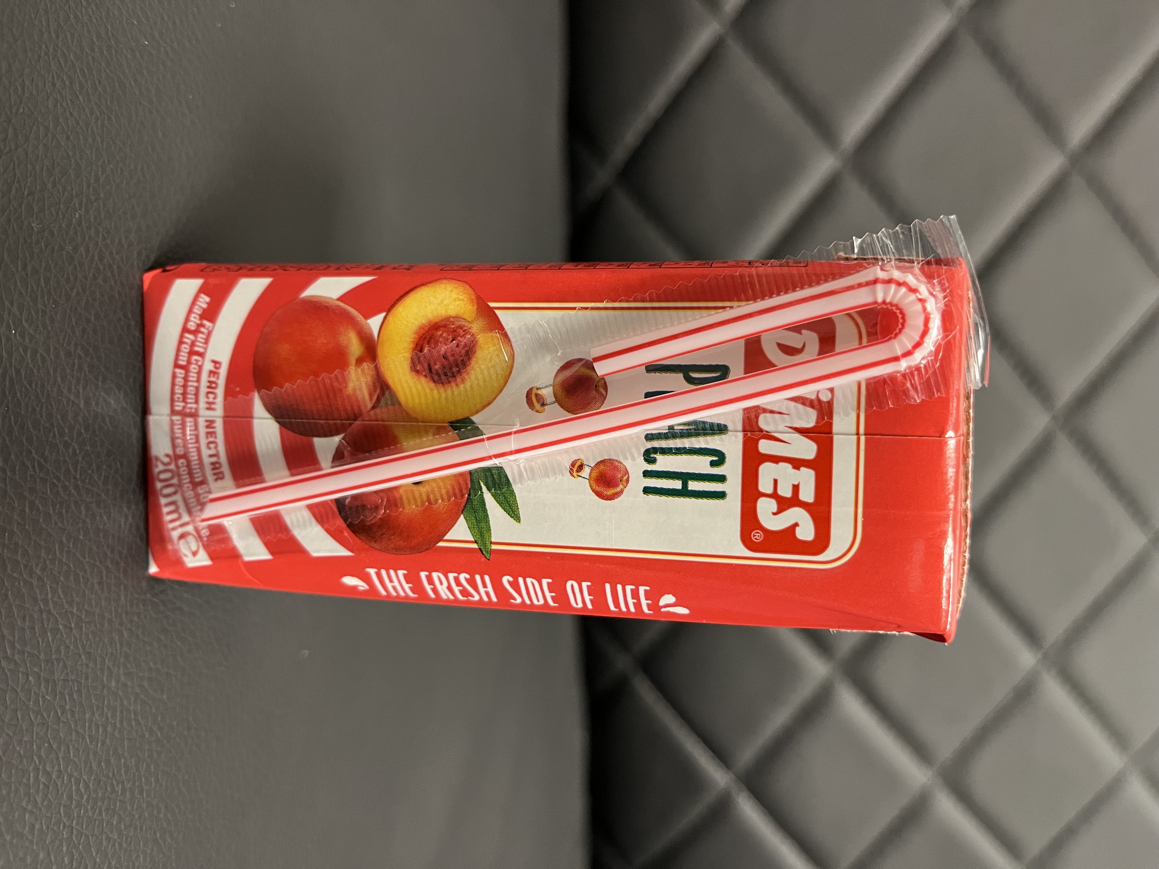 Küçük meyve suyu Capri sun